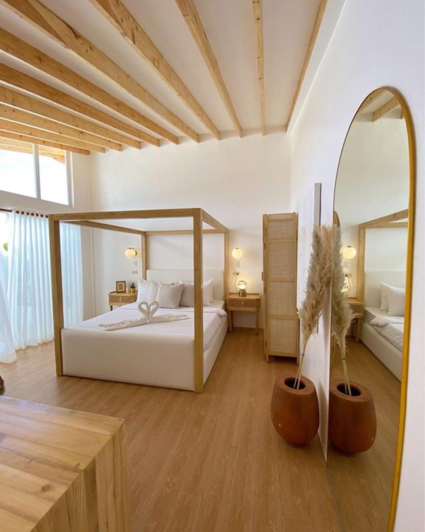 Honeymoon Suite