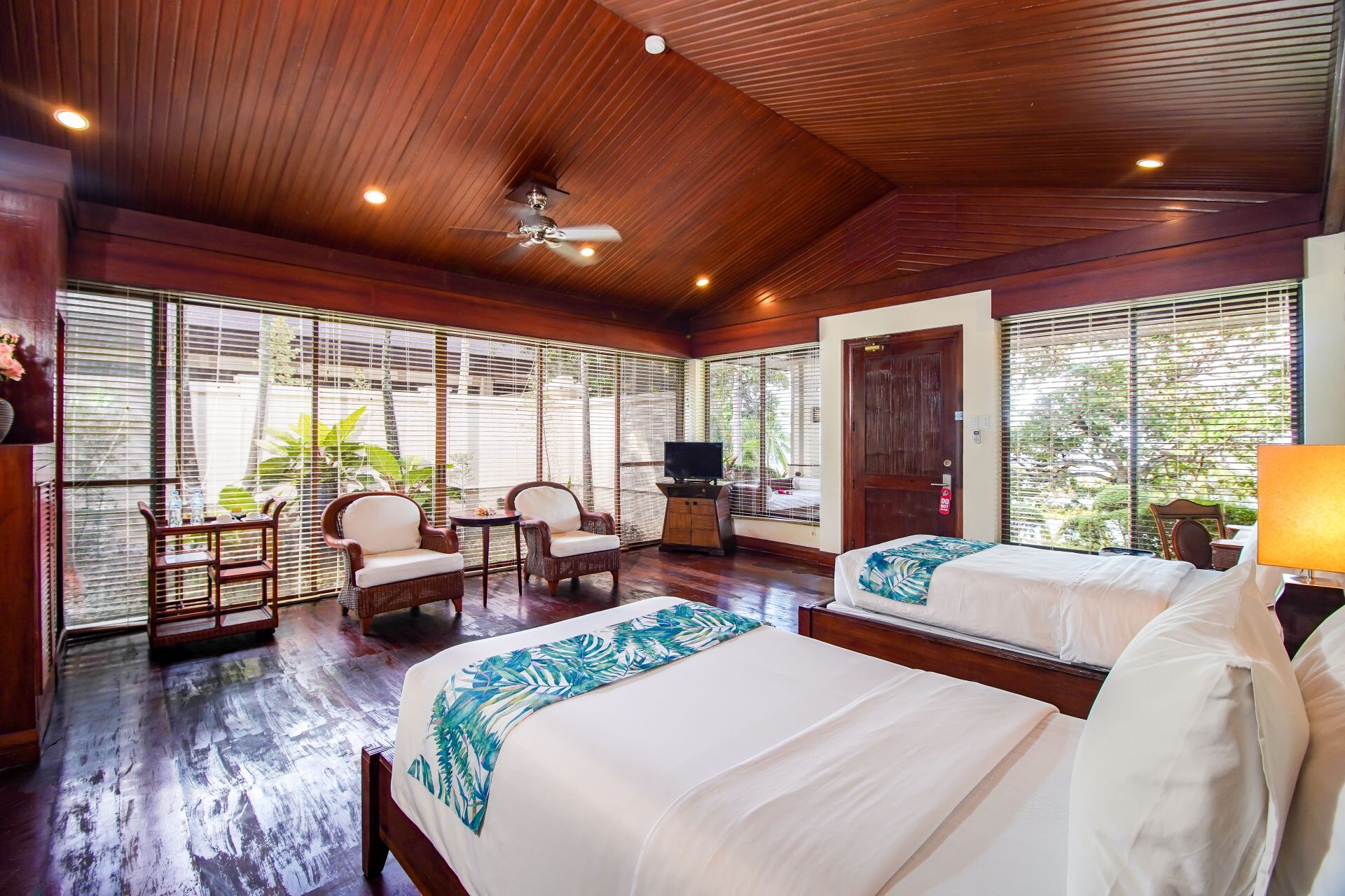 Deluxe Seaview Twin